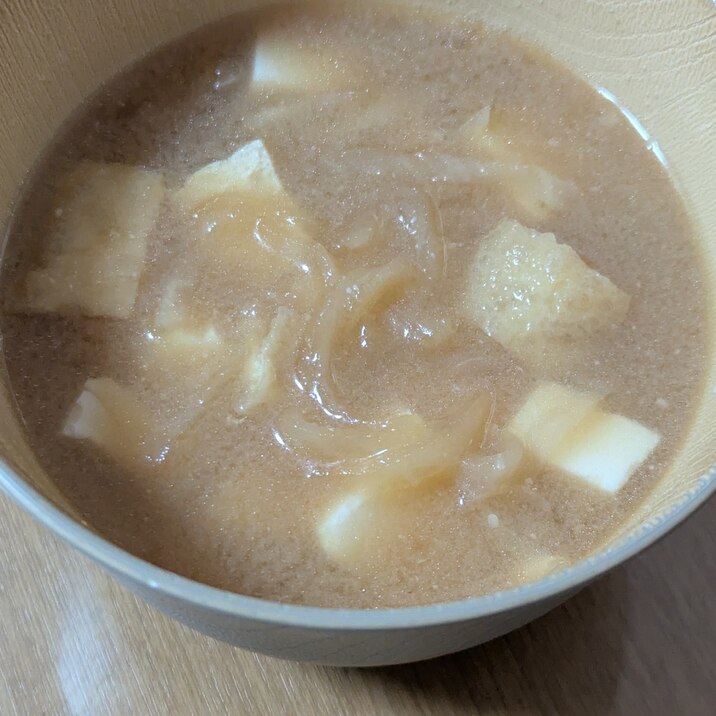 切り干し大根、とうふ、油揚げ、のお味噌汁